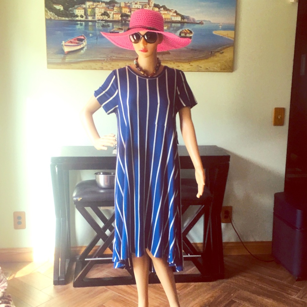 ❤️❤️BLUE, & WHITE STRIPED DRESS/ EUC❤️❤️